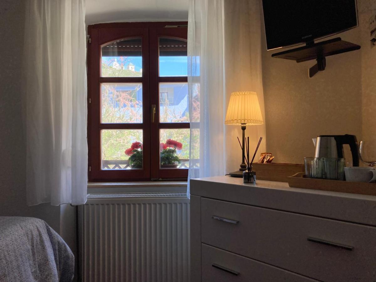 Guesthouse Mikulas Mikulov - Free Parking In The City Center Buitenkant foto
