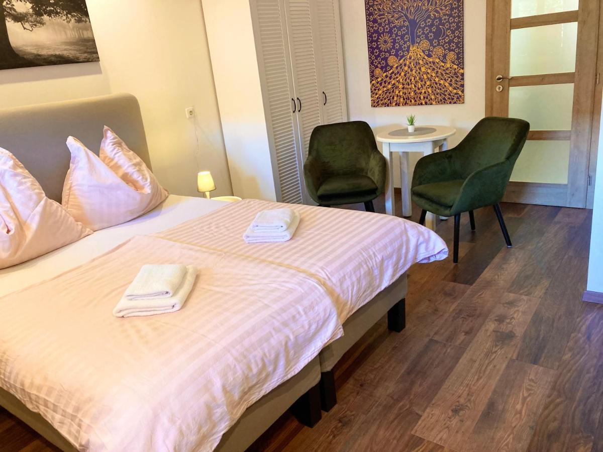 Guesthouse Mikulas Mikulov - Free Parking In The City Center Buitenkant foto