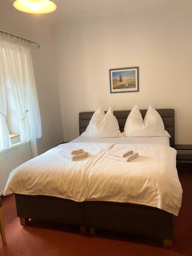 Guesthouse Mikulas Mikulov - Free Parking In The City Center Buitenkant foto