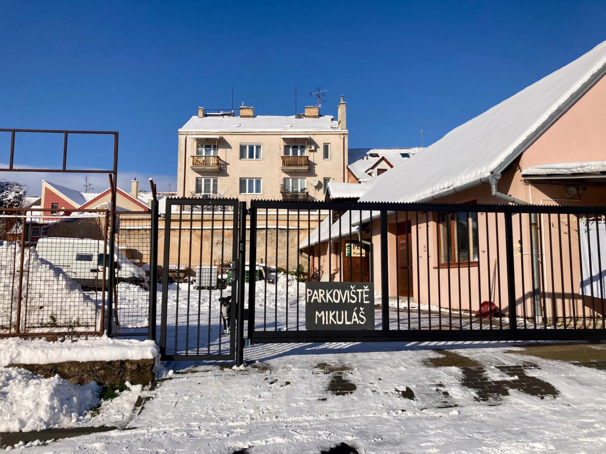 Guesthouse Mikulas Mikulov - Free Parking In The City Center Buitenkant foto