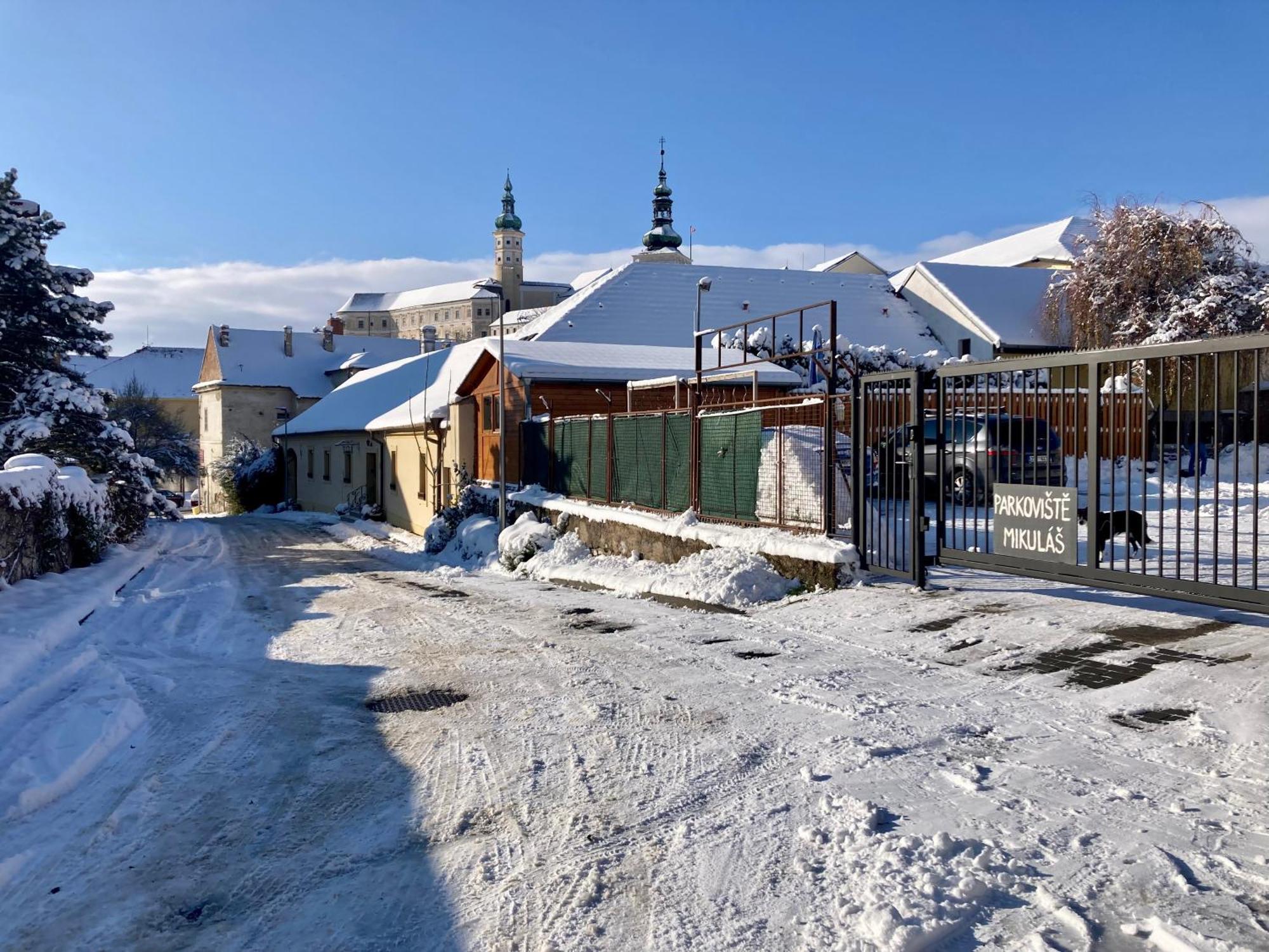 Guesthouse Mikulas Mikulov - Free Parking In The City Center Buitenkant foto