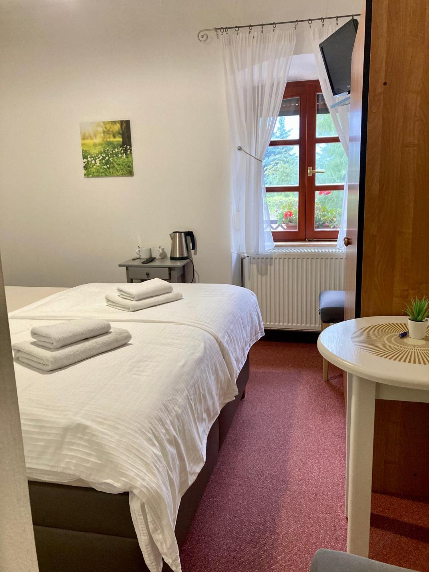 Guesthouse Mikulas Mikulov - Free Parking In The City Center Buitenkant foto