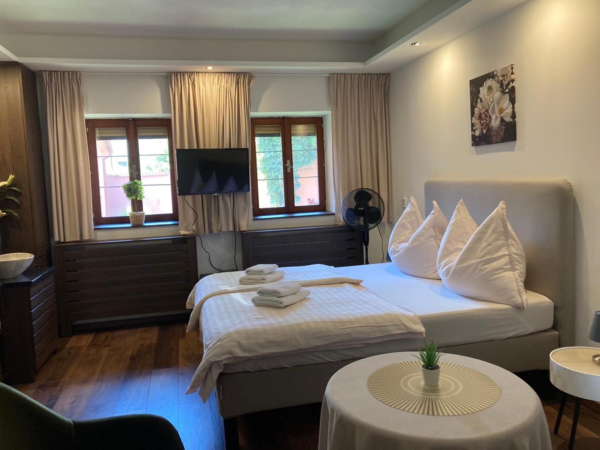 Guesthouse Mikulas Mikulov - Free Parking In The City Center Buitenkant foto