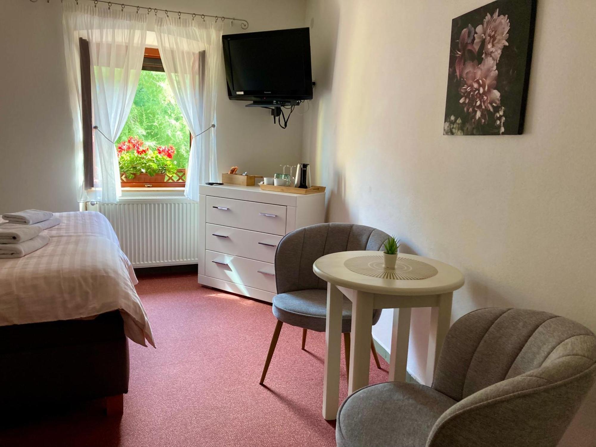 Guesthouse Mikulas Mikulov - Free Parking In The City Center Buitenkant foto